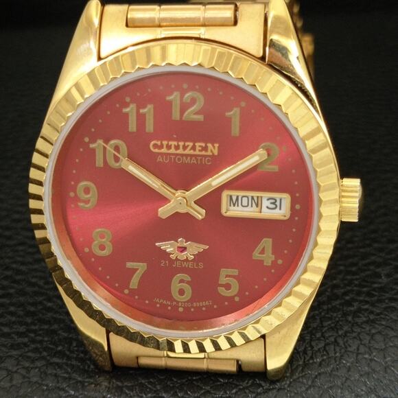 Vintage 1972 Citizen Automatic Mens Gold Watch W/daydate & Red accents - Picture 3 of 10